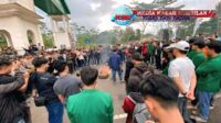 PMII Kepung Kantor Bupati